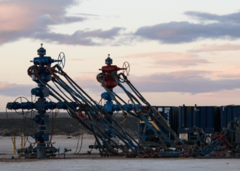 DISSOLVEDOR DE SULFATO DE BÁRIO Enviro-Syn® BSD-40E™ DUPLICA A TAXA DE INJEÇÃO E REDUZ OS CUSTOS DE TRATAMENTO EM DEZ VEZES EM COMPARAÇÃO COM A REMEDIAÇÃO MECÂNICA EM POÇO DE DESCARTE DE ÁGUA NA FORMAÇÃO CADOMIN, WCSB, COLÚMBIA BRITÂNICA